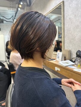 コンフィー(comfy) 収まりのいいショートボブ