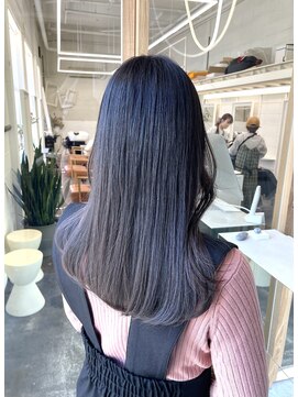 ホワイトルーム(White Room) 黒髪/ナチュラルロング