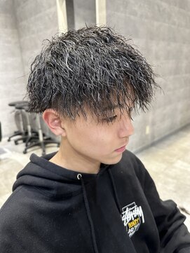 アミ(Ammi) ◆メンズヘア/マッシュ/センターパート/ウルフ/ツーブロック