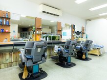 カットサロン ホークの雰囲気（レトロな広々とした店内【メンズ/シェービング/バーバー】）