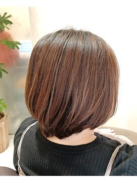 アンベリールフルー(EMBELLIR fleur) ピンクブラウンx肩上ボブスタイル