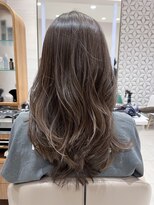 ピークアブー アヴェダ ギンザシックス(PEEK-A-BOO AVEDA GINZASIX) レイヤーカットアッシュベージュロングレイヤーハッシュカット◆