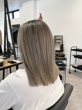 ナンバー(number+) 20代30代ハイライトバレイヤージュブリーチ立体感透け感