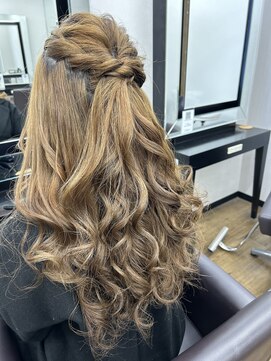 ベルグローアルファ(BELLE GROW ALPHA) ハーフアップアレンジ♪