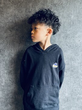 ベース(BASE) Cafe&Barber BASE×キッズパーマ
