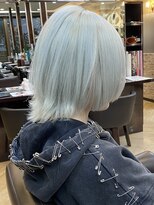 キャラ 池袋本店(CHARA)&nbsp;束感ウルフカット◎ホワイトベージュ【池袋/ウルフ/ボブ】