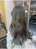 オリーブグレージュ