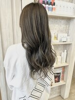 キャアリー(Caary)&nbsp;福山Caary夏先取りハイライト透明感シルキーベージュロングヘア