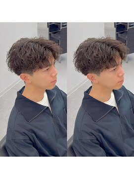 ブライト(BRIGHT) シャドウパーマセンターパート