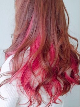 旬のトレンドも交えながらあなたの”なりたい”を叶えてくれる！周りと差がつくデザインカラーが人気☆