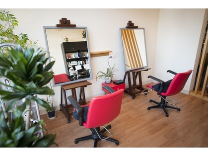 レッドジェービー(RED J B)の写真