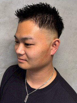 スキンフェード アップバング ベリーショート 刈り上げ