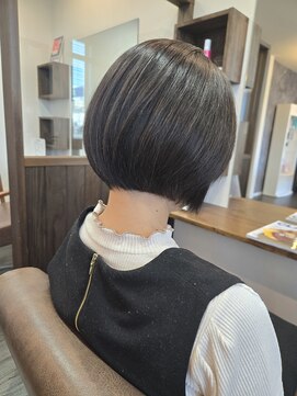 ミスアテナ 萩店(Miss Atena) 上品で知的な「コンパクト・ボブ」