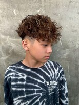 メンズサロン キング 梅田店(Men’s salon K!ng)&nbsp;波巻きツイストスパイラルパーマ/フェザーパーマ/眉毛/メンズ