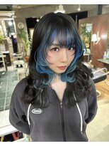 モモ(momo) インナーカラー/フェイスフレーミング/イヤリングカラーブルー