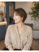 バグズ(Baguz)&nbsp;40代50代小顔ひし形ショートレイヤー前髪あり艶感大人ショート