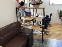 ヘアーメイク エスト(Hair make est)の雰囲気（ゆったりとできる落ち着いた店内♪）