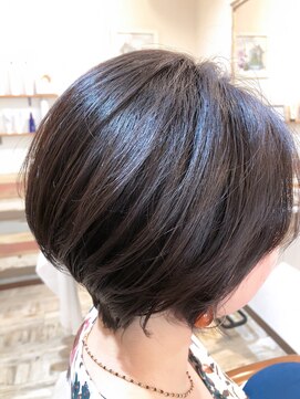 ティアラ 桜木町(TIARA) 大人ショートボブ by西山 桜木町・みなとみらい・関内