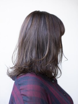 ウルビー(ulbee) 【ulbee/大分/大手町】ふわっと動く毛先が可愛い♪ミディアム