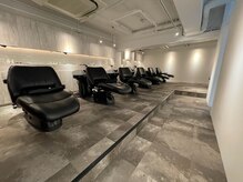 ヴィオットバイサロン(Viot by Salon)の雰囲気（フルフラットのシャンプー台で、ゆっくり出来る落ち着いた空間◎）