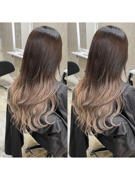 シー 浦安(SEA) ホワイトミルクティー、グレージュ、グラデーション