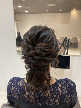 カリテス(XARITES) 大人可愛いアクセなしナチュラル黒髪暗い髪ハーフアップ編み込み