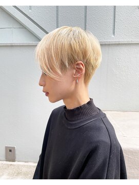ミューズ バイ ケンジ(MUSE by KENJE) 前下がりショートボブ刈り上げハイトーンカラーシルキーベージュ