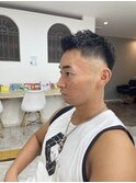 フェード短髪ヘア
