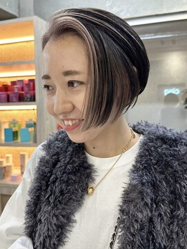 サンク 原宿 表参道(cinq) インナーカラーベージュカラーイヤリングカラーハイトーンカラー