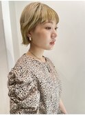 切りっぱなしミニボブ×ベージュデザインカラー