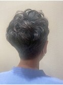 40代50代60代白髪ぼかし刈り上げショートアッシュグレー