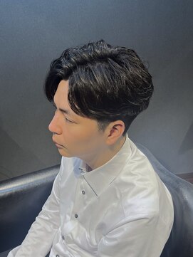 ビーダンディー(Bee dandy) ビジネスマッシュショート ニュアンスパーマ センターパート