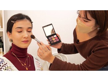 シュエット 横浜関内店(Chouette)の写真/女性スタッフ多数◎ヘアセットもフルメイクもお任せ！あなただけの魅力を引き出すサロン♪