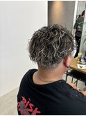 メンズスパイラルパーマとホワイトメッシュカラー