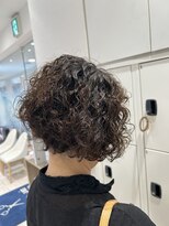 ケンジ 平塚 アネッタ(KENJE annetta)&nbsp;刈り上げ女子／スパイラルパーマ／ショートスパイラル