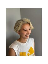 ヘアースタジオ ドゥドゥ(Hair Studio DoDo) whiteカラー