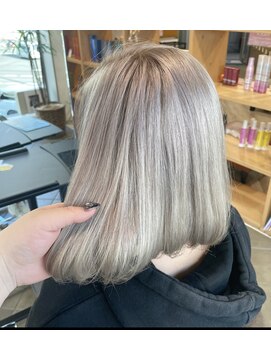 ルイス 喜連瓜破(Luis) ホワイトグレージュ