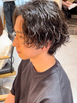 キャンバス バイ ネオリーブ 横浜西口(Canvas by neo.) センターパート 波巻きパーマ 波巻きスパイラル 刈り上げ 横浜