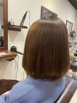 アローズ 荒尾店(arose) 自然な丸みのボブスタイルに艶髪カラー!