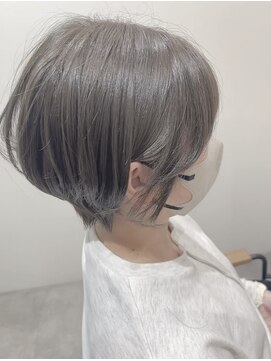 リリ(RiRi) グレージュナチュラルショート