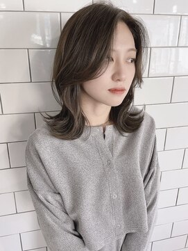 シー(shii..) 《shii../大黒》#韓国ヘア#グレージュカラー