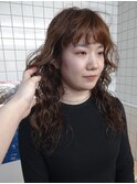 オン眉　パーマ　ロングパーマ　大きめカール