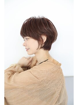 メモリーズ 表参道(Memories) 30代40代50代耳かけショート前髪なしハンサムショート白髪ぼかし