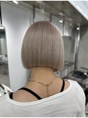 ミルクティーベージュ顎ラインボブケアブリーチワイドバング