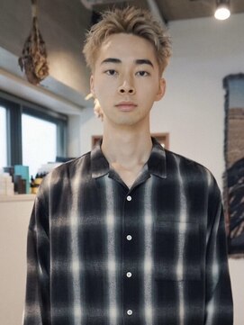 シーカ(siika) ベリーショート/ハイトーン/短髪ツーブロック束感