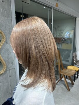 ジェムバイアルテフィーチェ(gem by artefice) ミディアムレイヤー×ベージュカラー