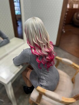 ブランシスヘアー(Bulansis Hair) PINKとWHITEスタイル