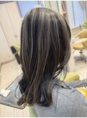 冬の透明感◎ナチュラルハイライト×アッシュグレージュ小顔ヘア