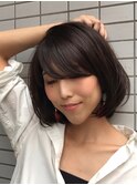 斜めバングのクラシカルワンレンボブ