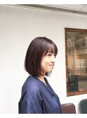 シンプルなウェットスタイリングボブ
